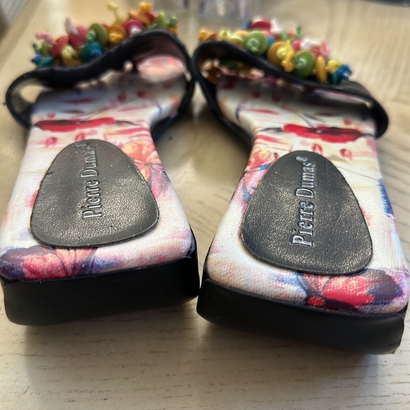 Pierre Dumas - Colorful Button Sandals with floral base. Size 7 M. - Picture 3 of 9